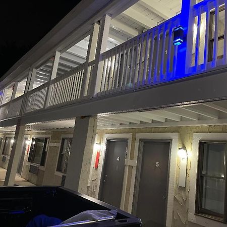 Point Pleasant Inn ポイント・プレザント・ビーチ エクステリア 写真
