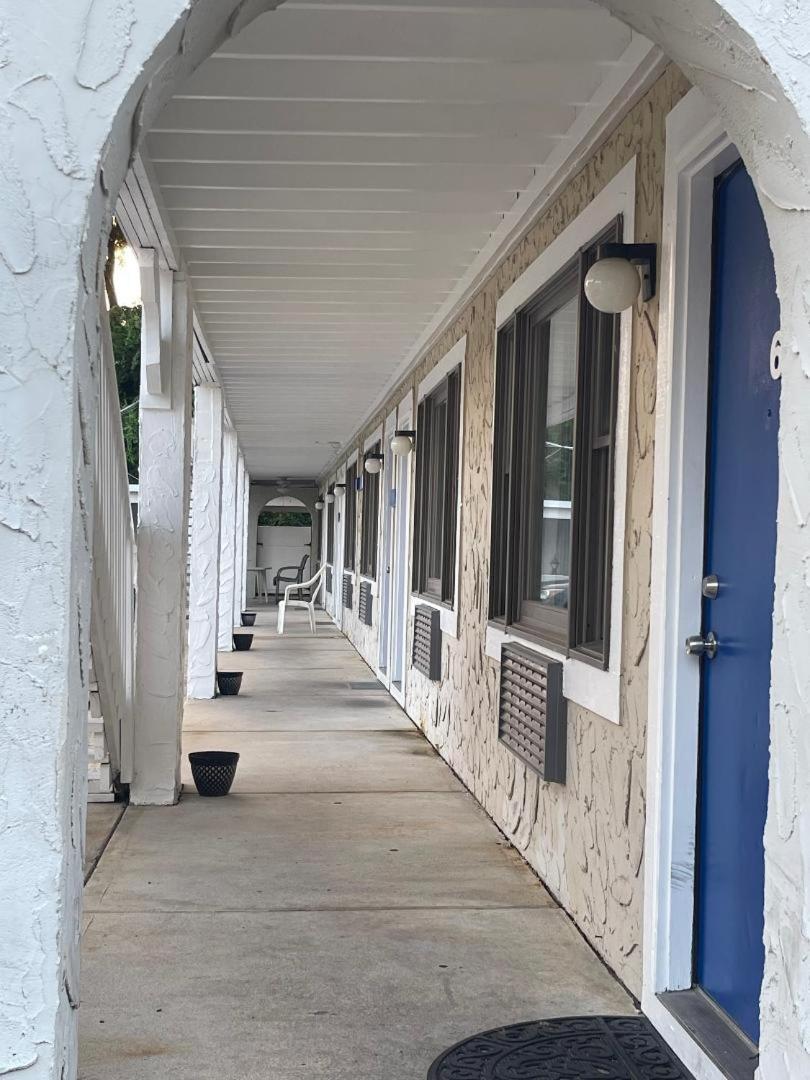 Point Pleasant Inn ポイント・プレザント・ビーチ エクステリア 写真